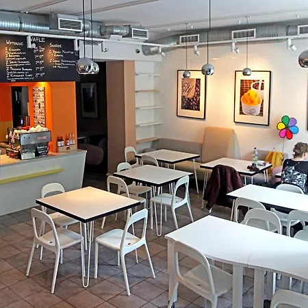 بيت شباب Sztukateria Dom Pracy Tworczej شتشيتسين