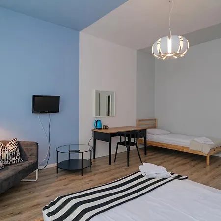 بيت شباب Sztukateria Dom Pracy Tworczej شتشيتسين