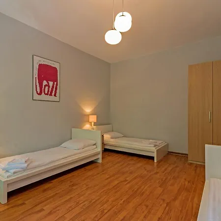 بيت شباب Sztukateria Dom Pracy Tworczej شتشيتسين